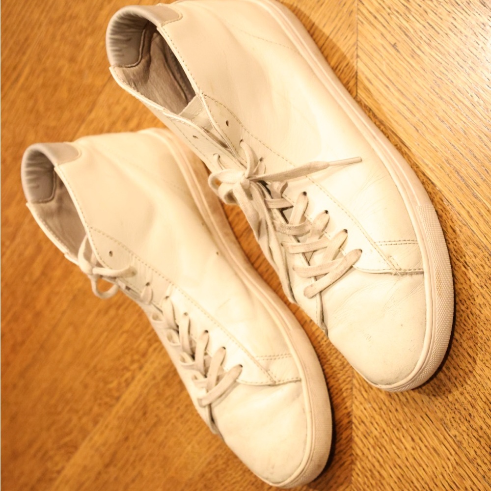 Clae White Sneakers Minimalist Design Versatile